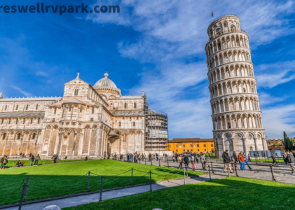 หอเอนเมืองปิซา ( Leaning Tower of Pisa )
