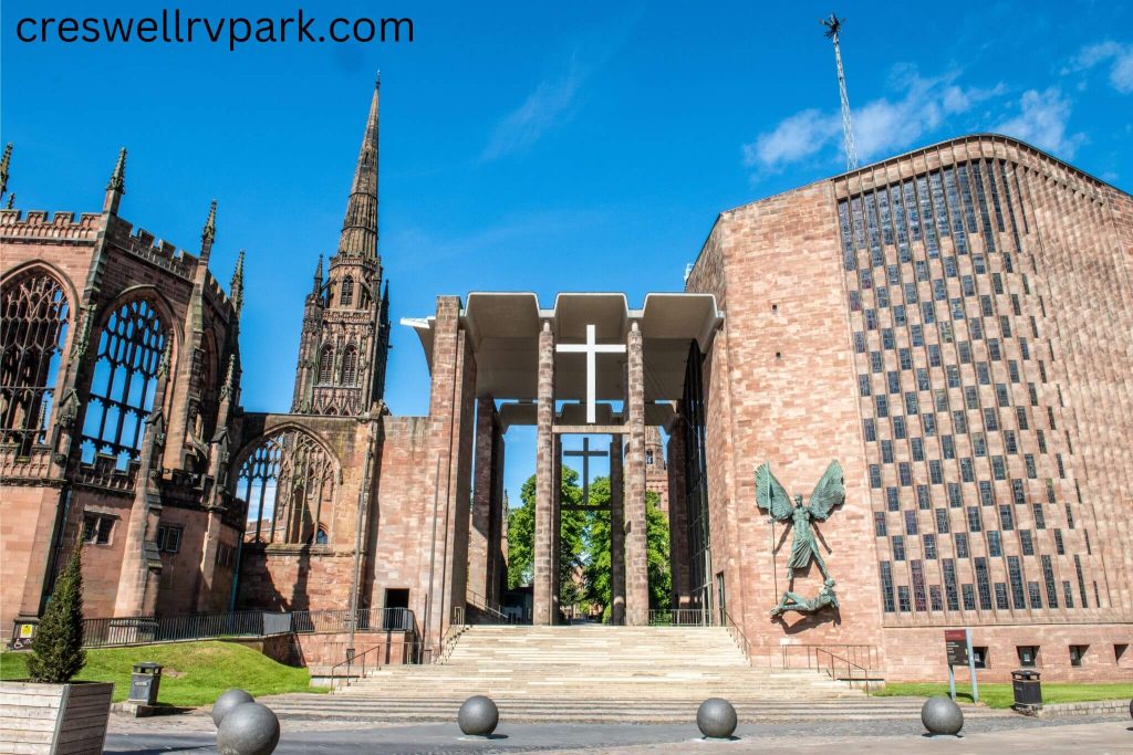 Coventry Cathedral จริงแล้วชื่อเต็มของสถานที่แห่งนี้มักถูกเรียกกันว่าวิหารสูงสุด เป็นที่ตั้งของเหล่าชนเผ่าต่างๆที่มารวมตัวกันอย่างเช่น